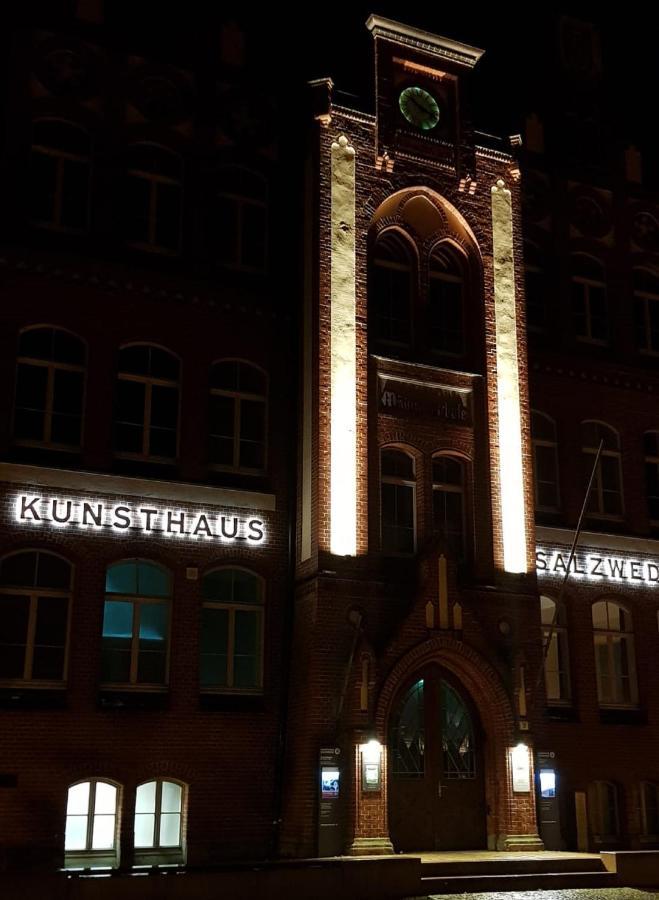 Gasthaus Kristall 2 Salzwedel Exterior foto
